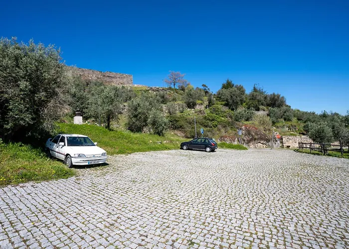 Casas De Bel-monte * Belmonte (Castelo Branco)